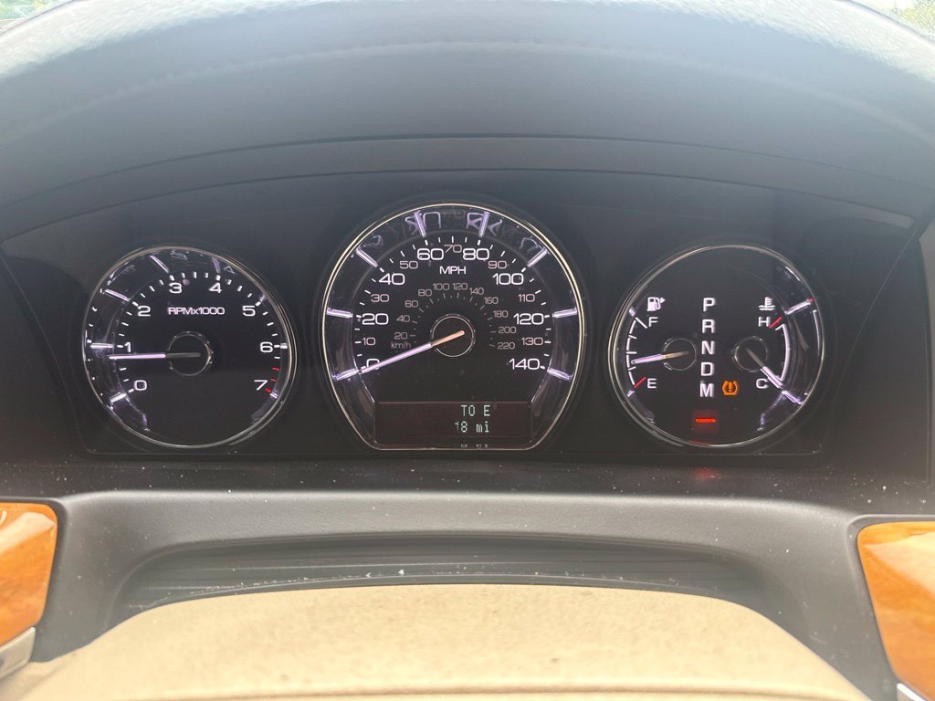 Used 2010  Lincoln Base image 6