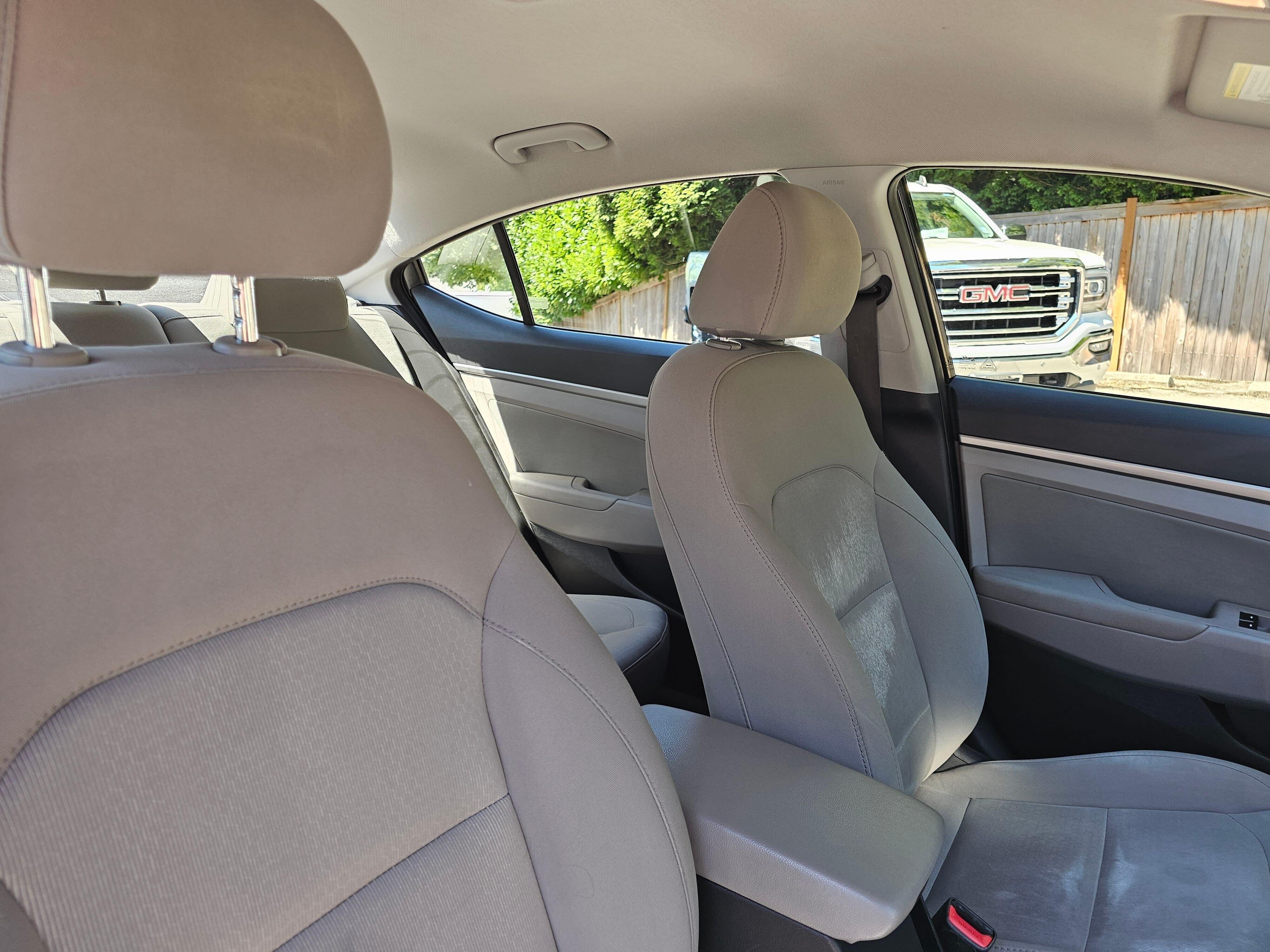 Used 2018 Phantom Black Hyundai SEL image 11