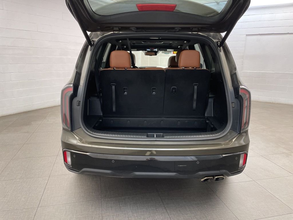 Used 2024 Green Kia EX X-Line image 25