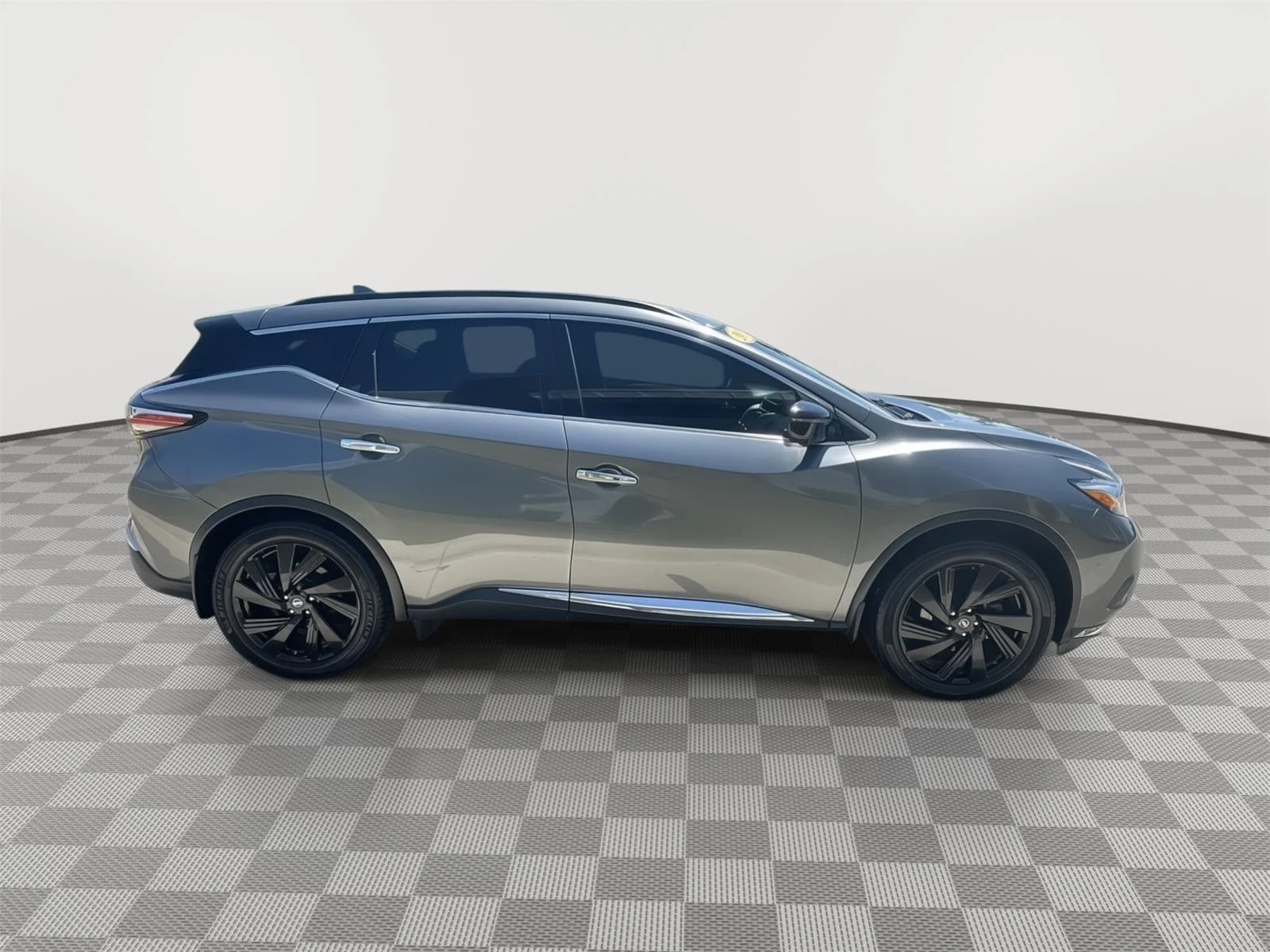 Used 2017 Gun Metallic Nissan Platinum image 14