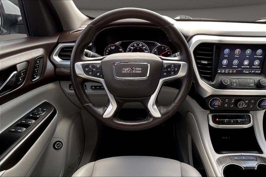 Used 2023 White GMC SLT image 10