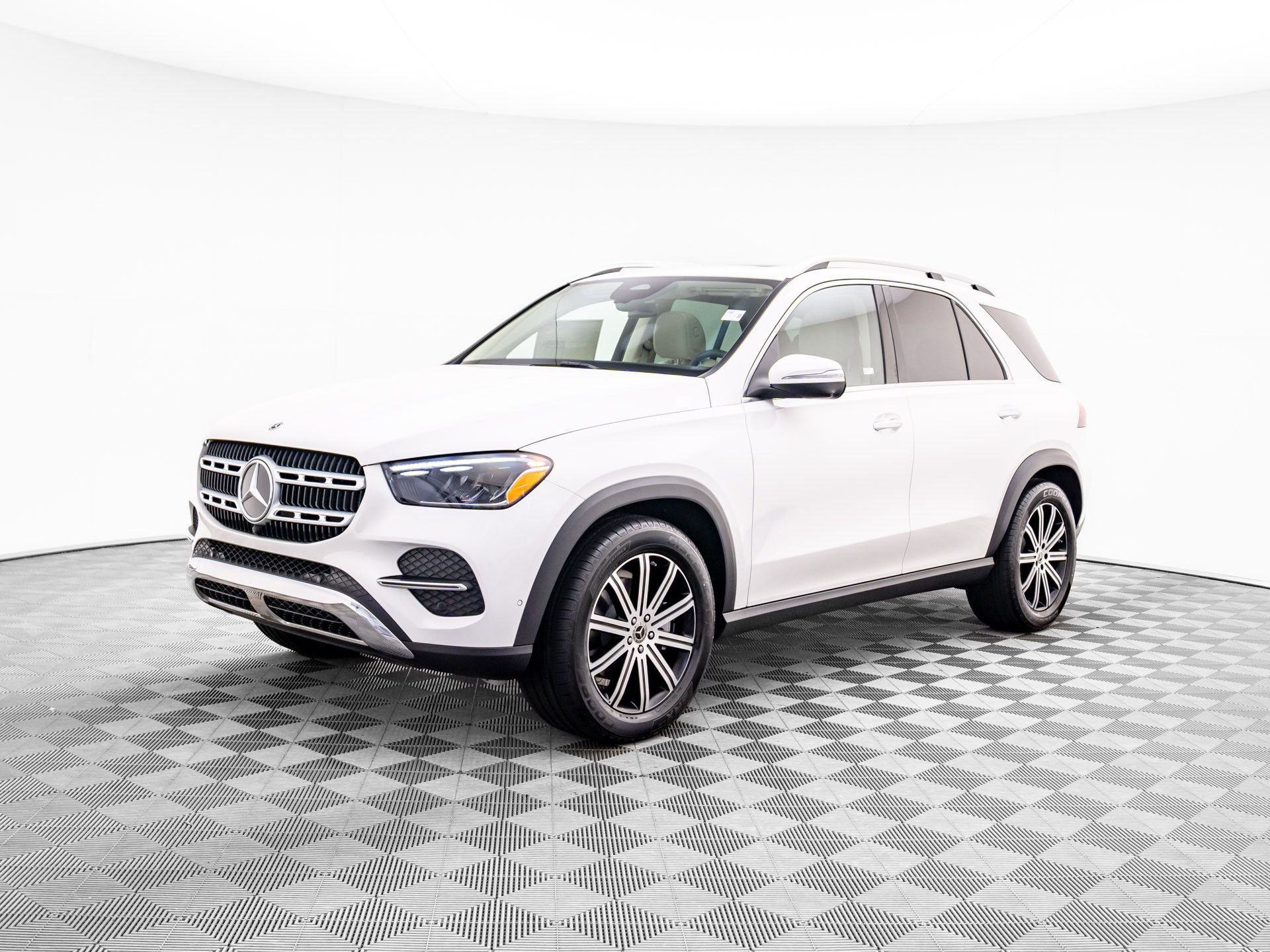 New 2026 Polar White Mercedes-Benz GLE 350 image 1