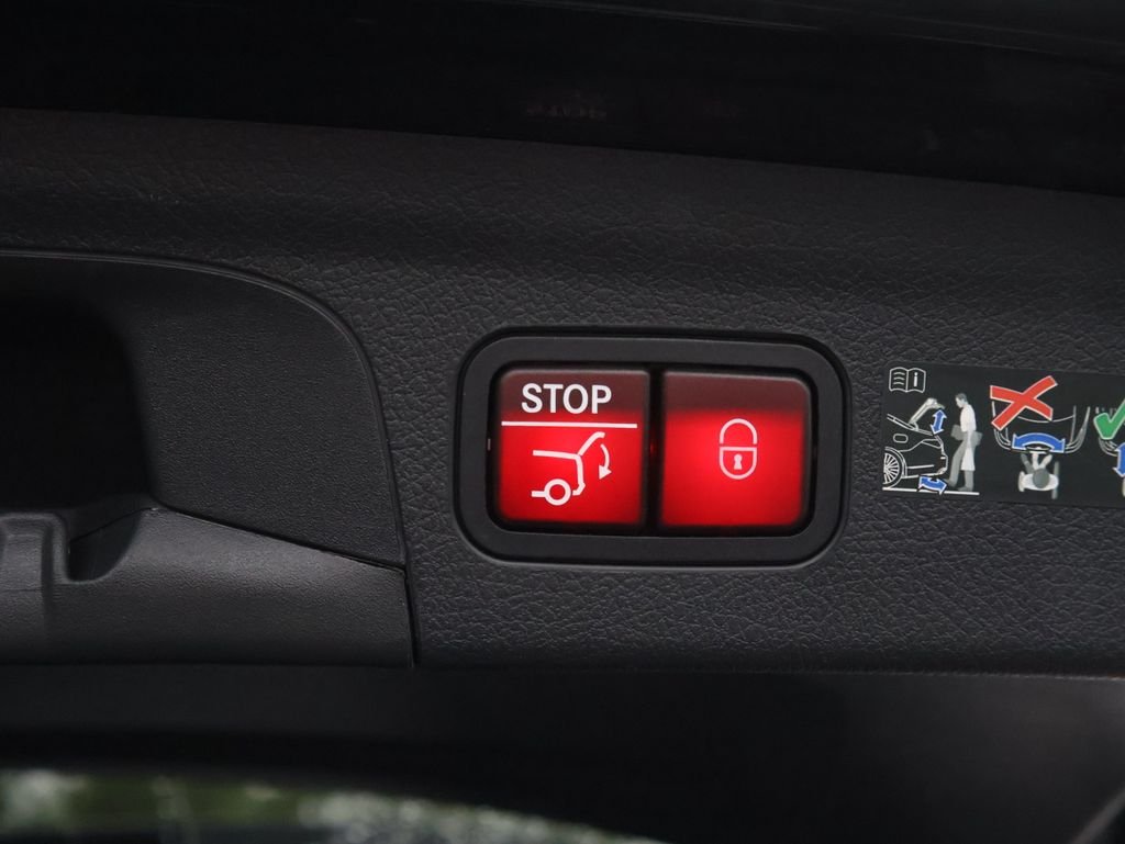 Used 2025 Black Mercedes-Benz GLE 350 image 17