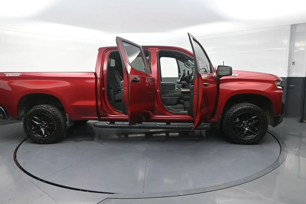 Used 2021  Chevrolet LT Trail Boss image 39