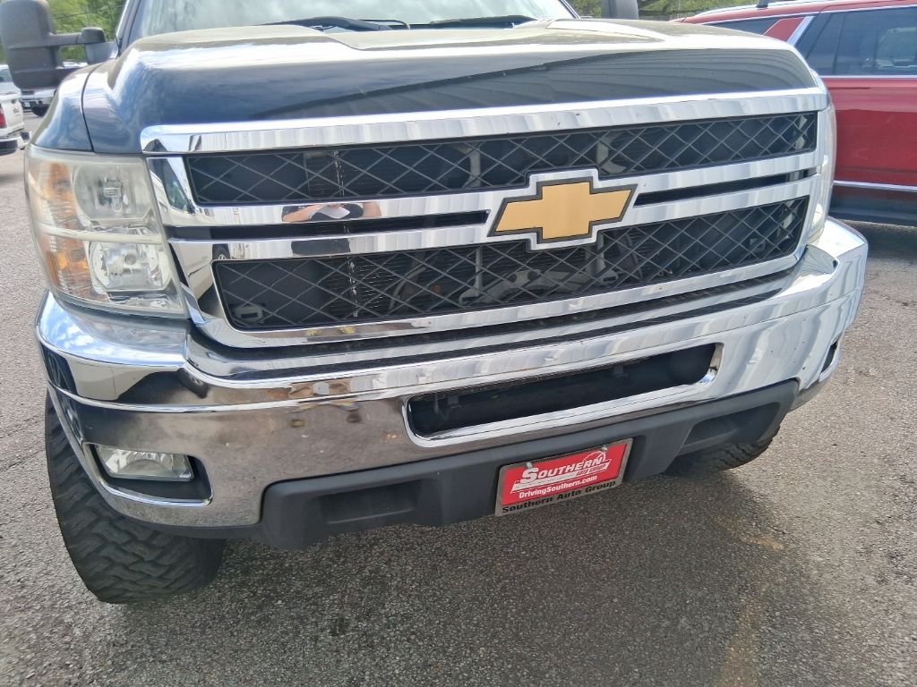 Used 2013 Black Chevrolet LTZ image 18