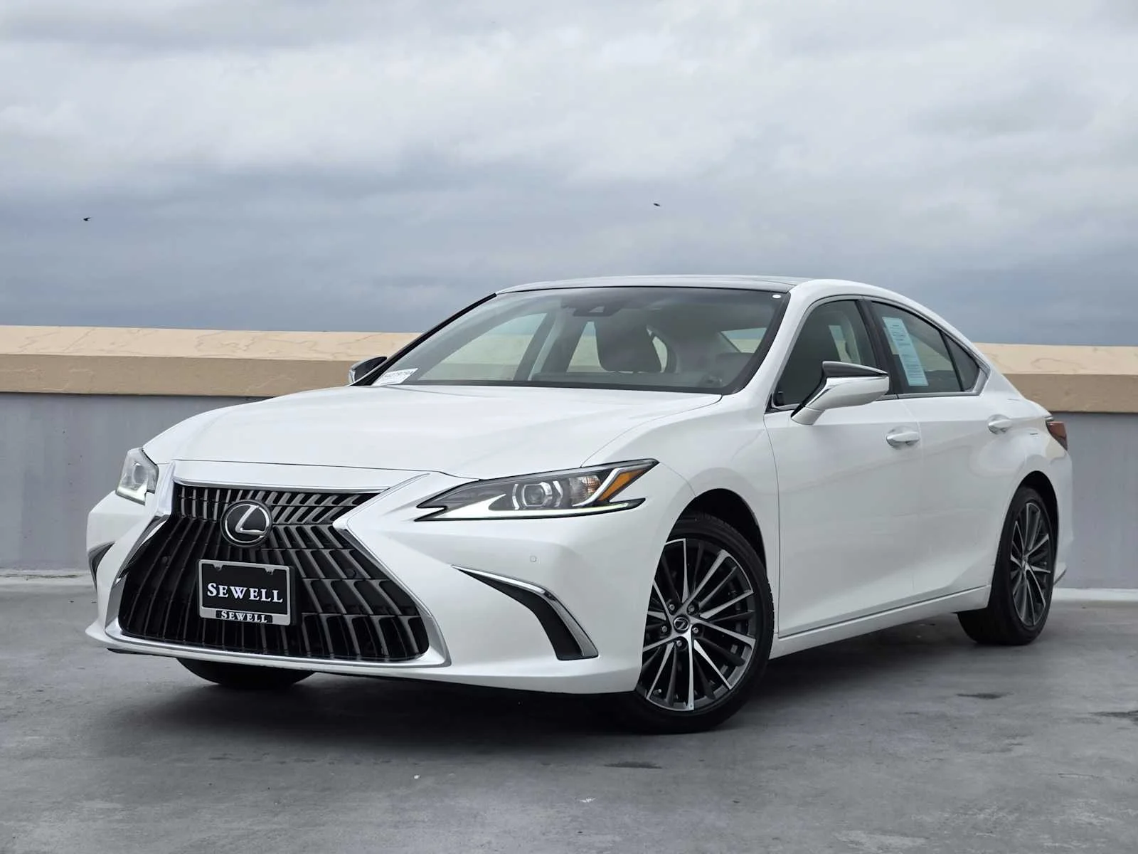 2024 Lexus ES 350 350's photo