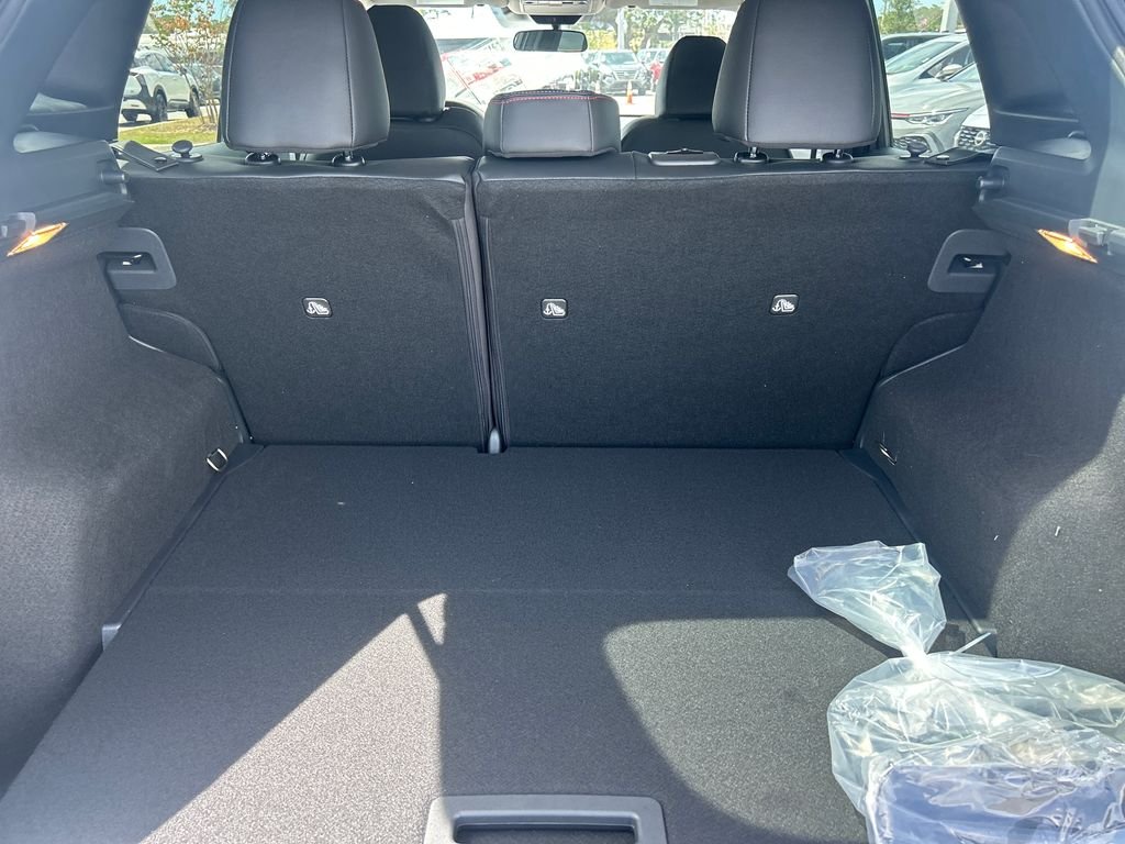 New 2026 Nissan Kicks SR 4D Sport Utility