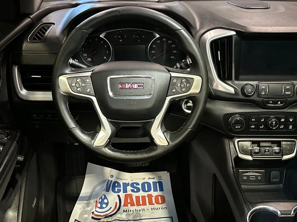Used 2023 White GMC SLT image 29