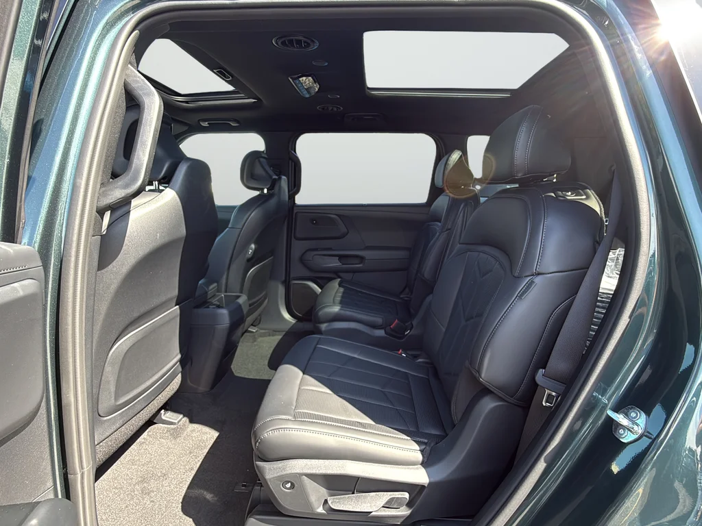 New 2027 Black Kia X-Pro SX image 14