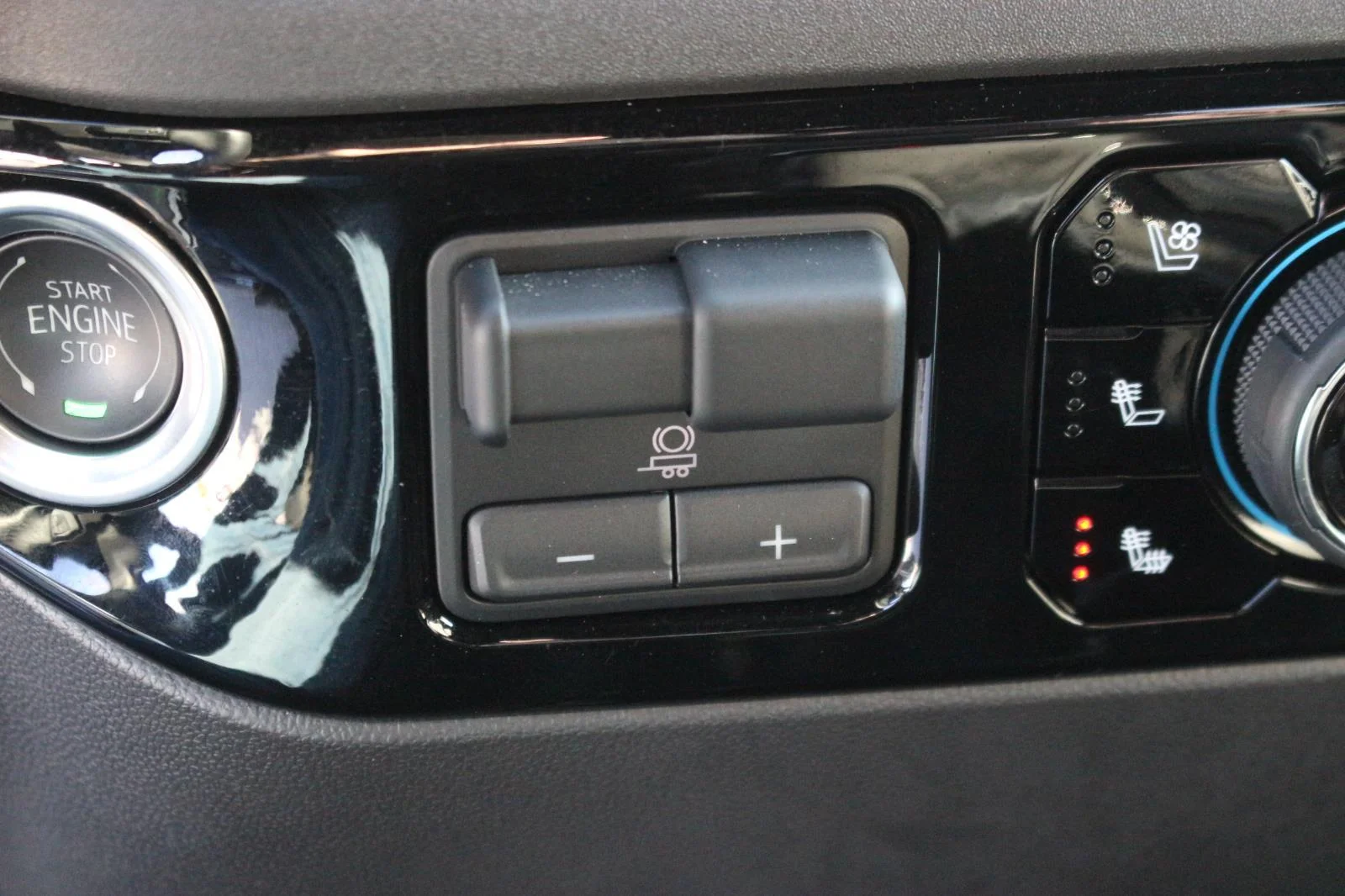 Used 2024 Summit White Chevrolet ZR2 image 34