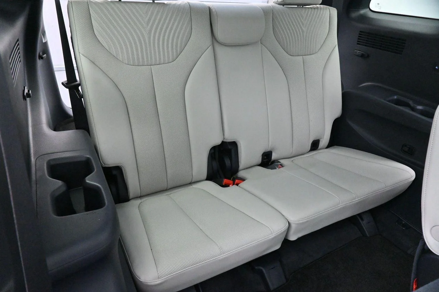 Used 2024 Hyper White Hyundai Calligraphy image 39