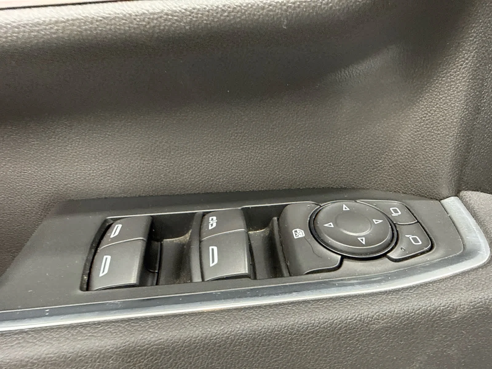 Used 2026 Summit White Chevrolet LT image 16
