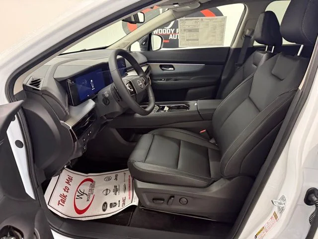 New 2025 Everest White TriCoat Nissan SL image 9