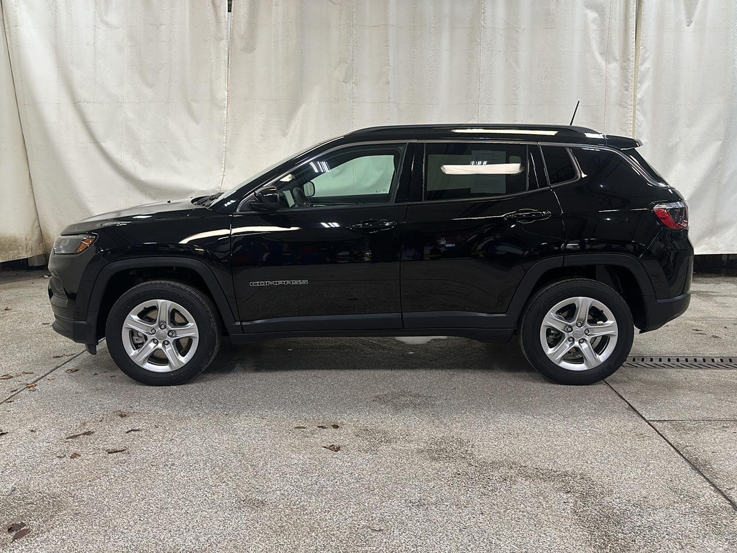 Used 2023 Jeep Compass Latitude with VIN 3C4NJDBN4PT504809 for sale in Waconia, Minnesota