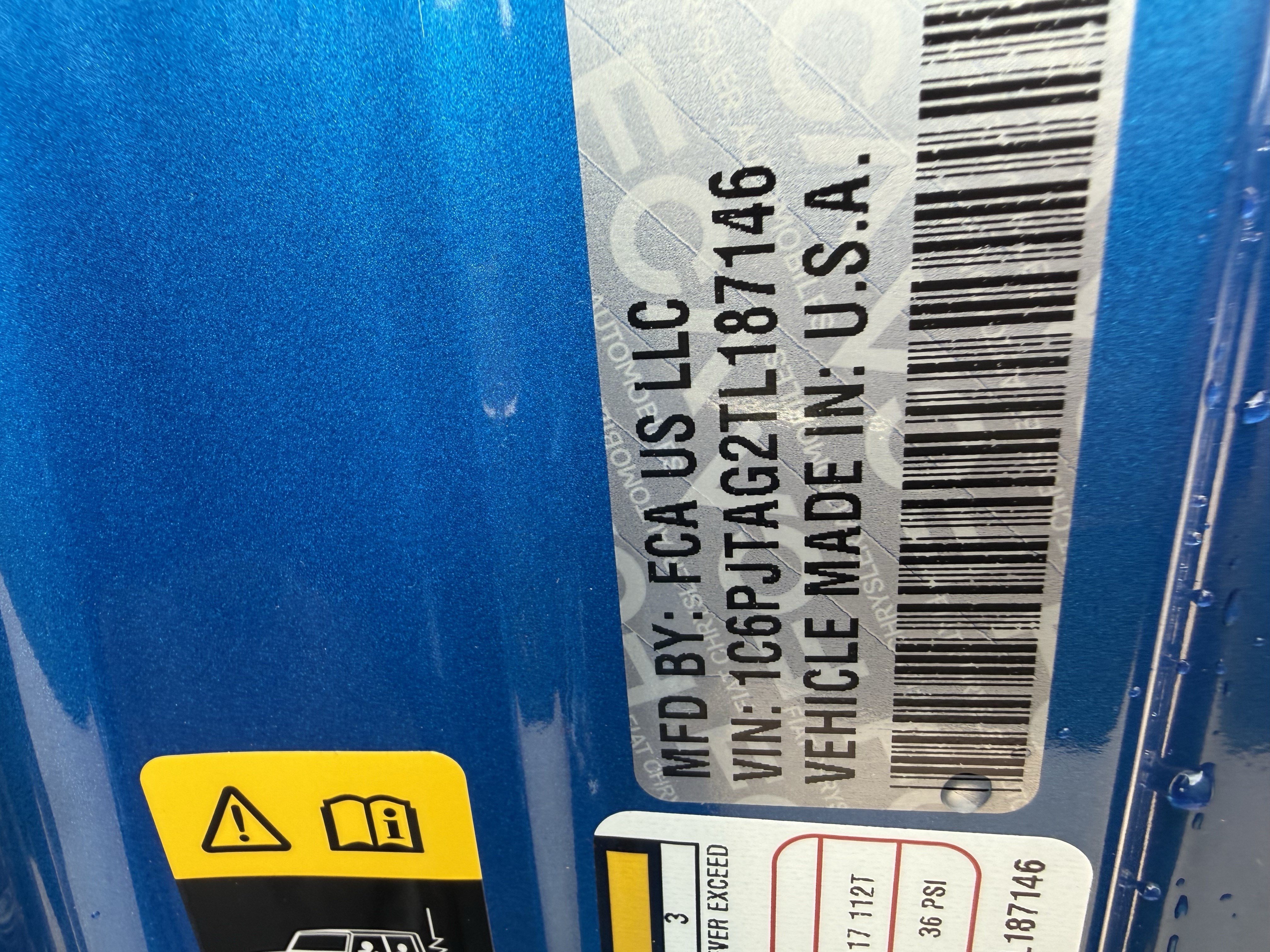 New 2026 Hydro Blue Pearl-Coat Exterior Paint Jeep Sport image 17