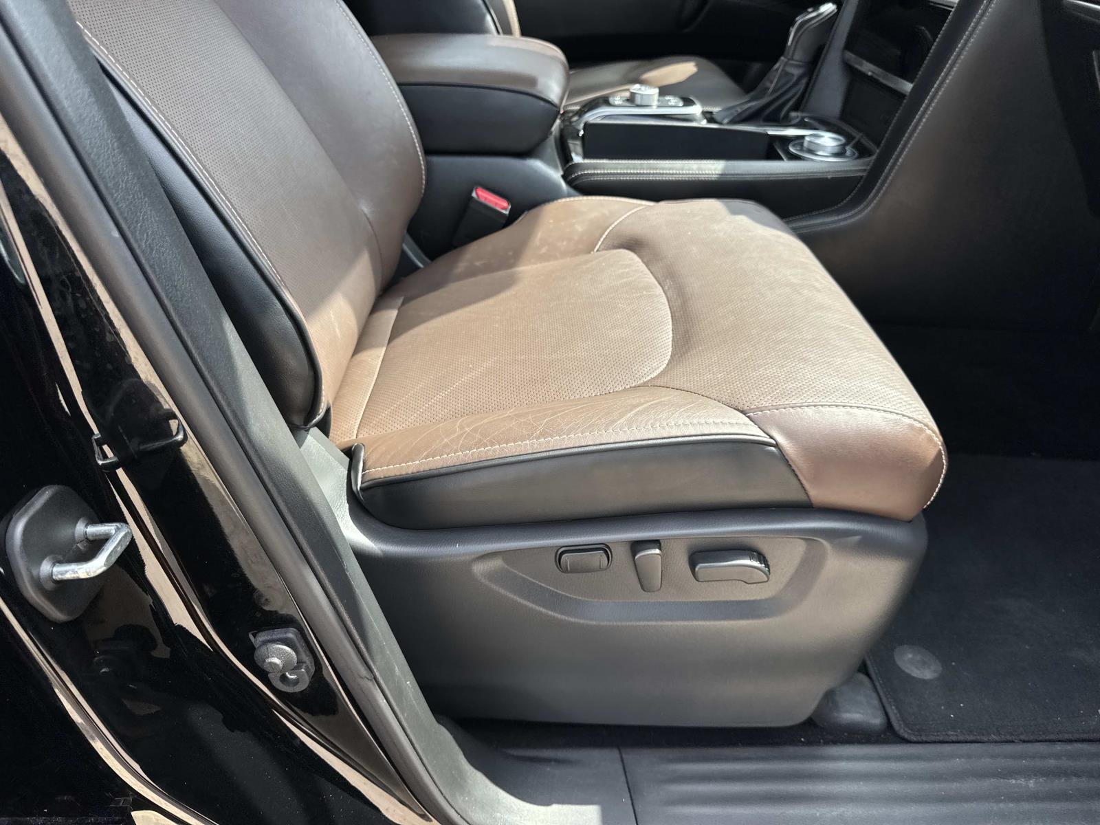 Used 2023 Black Obsidian INFINITI PREMIUM SELECT image 11