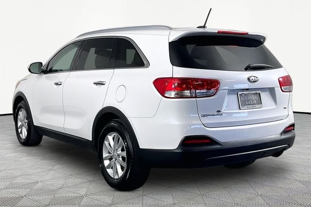 Used 2017 White Kia LX image 4