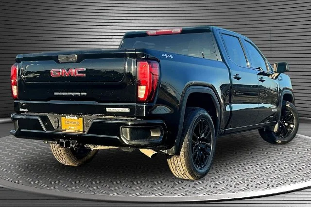 Used 2022 Black GMC Elevation image 6