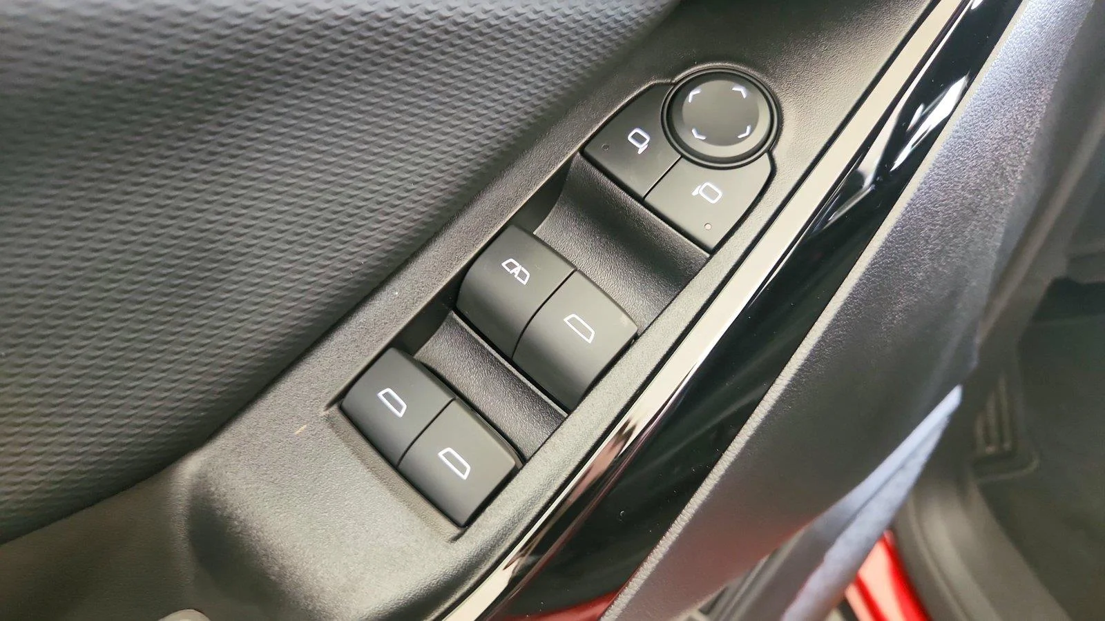 2027 Chevrolet Equinox LT - Photo 23