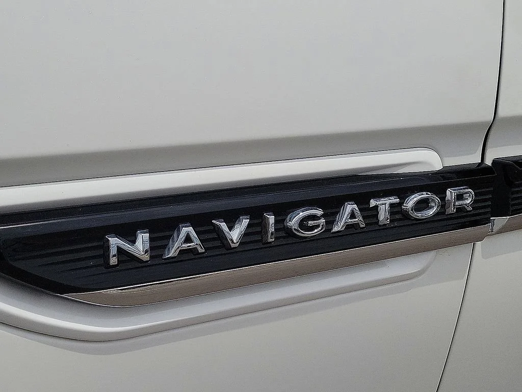 Used 2022  Lincoln Black Label image 9