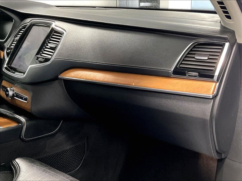 Used 2019 Blue Volvo T6 Inscription image 13