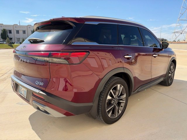 Used 2022 Red INFINITI LUXE image 5