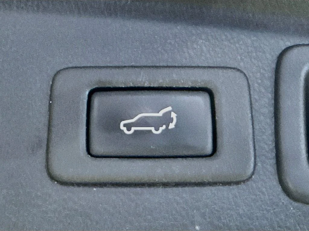 Used 2015 White Subaru 2.5i Touring image 32