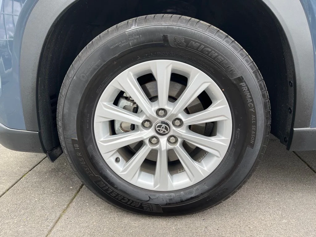 Used 2024 White Toyota XLE image 9