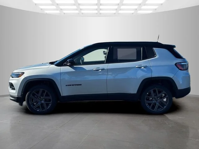 New 2026 Silver Zynith Metallic Clear-Coat Exterior Paint Jeep Limited image 4