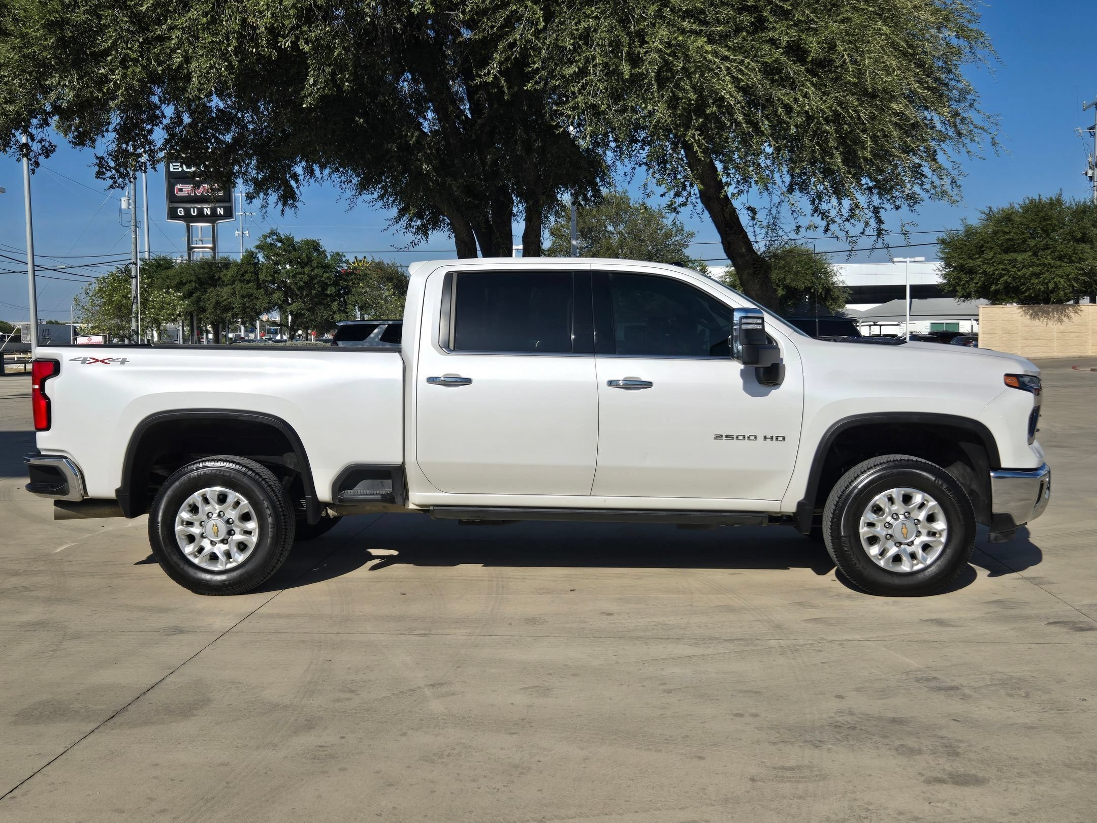 Used 2024 Iridescent Pearl Tricoat Chevrolet LTZ image 8