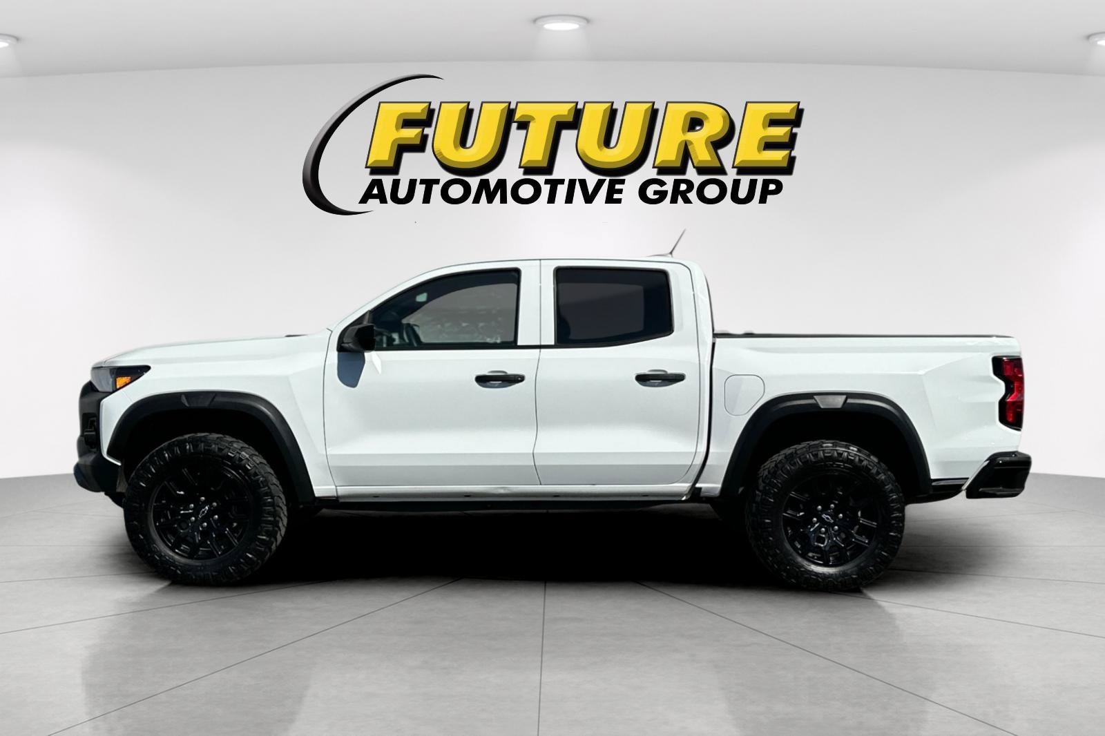 Used 2024 White Chevrolet Trail Boss image 6