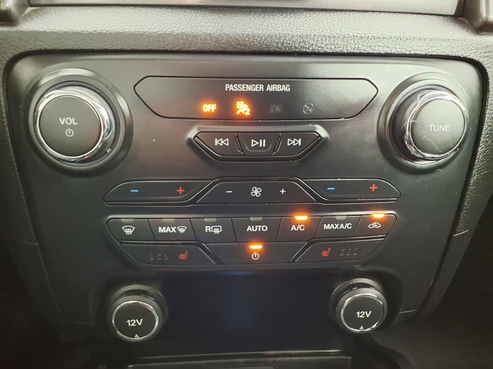 Used 2019 White Ford  image 20