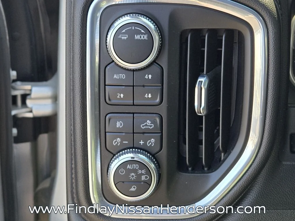 Used 2021 Silver GMC Denali image 26
