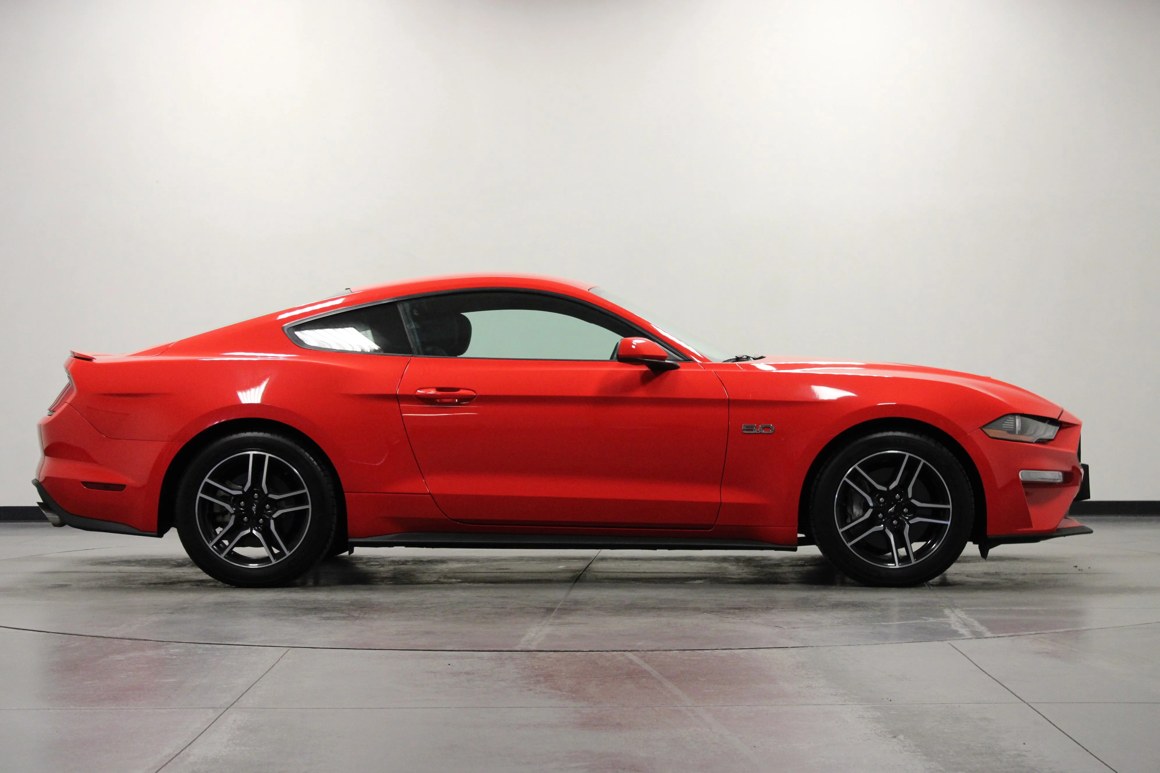 Used 2018 Race Red Ford GT image 3