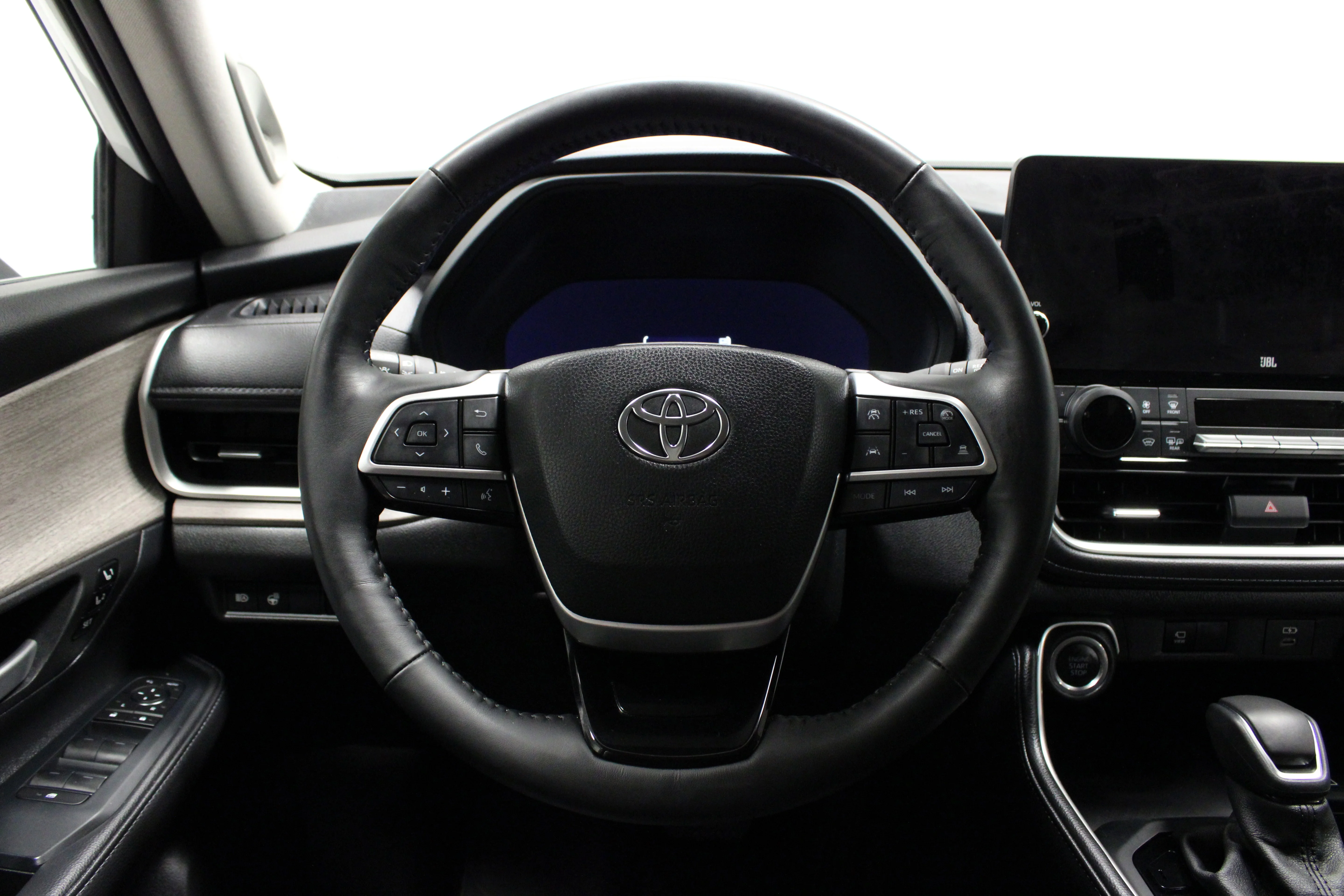 Used 2024 Pearl Toyota Platinum image 24