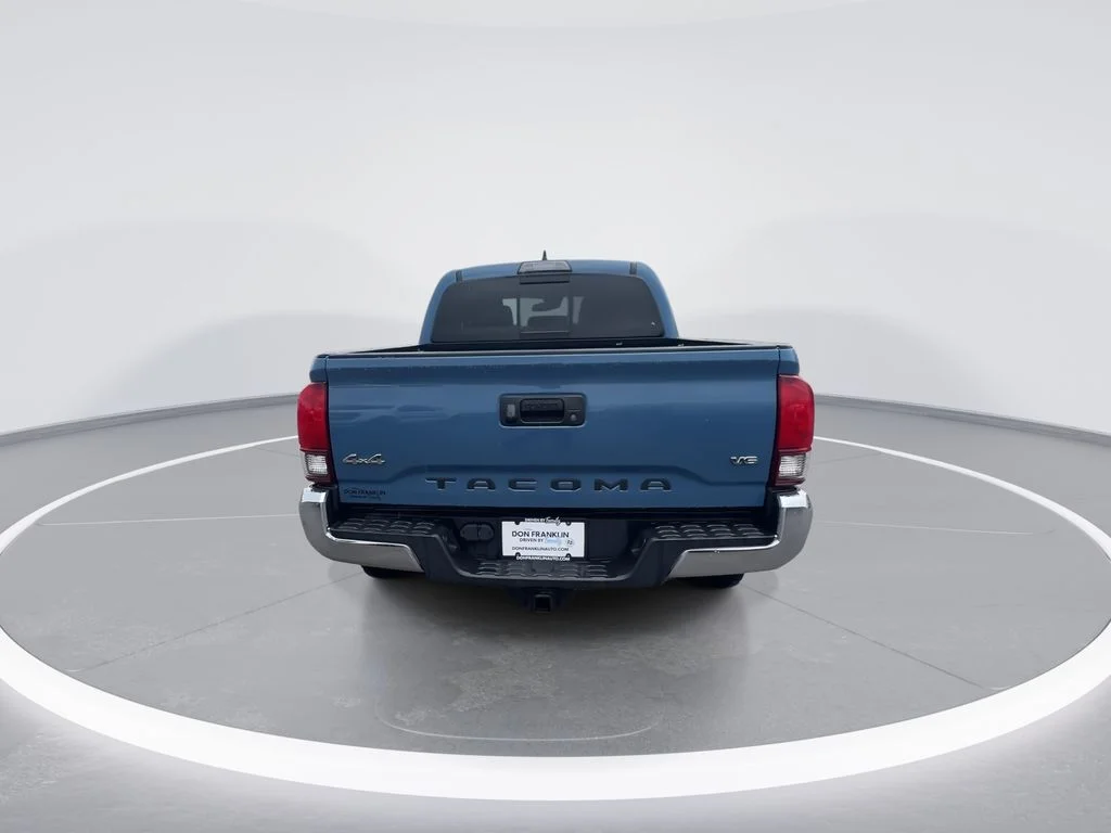 Used 2019 Blue Toyota SR5 image 7