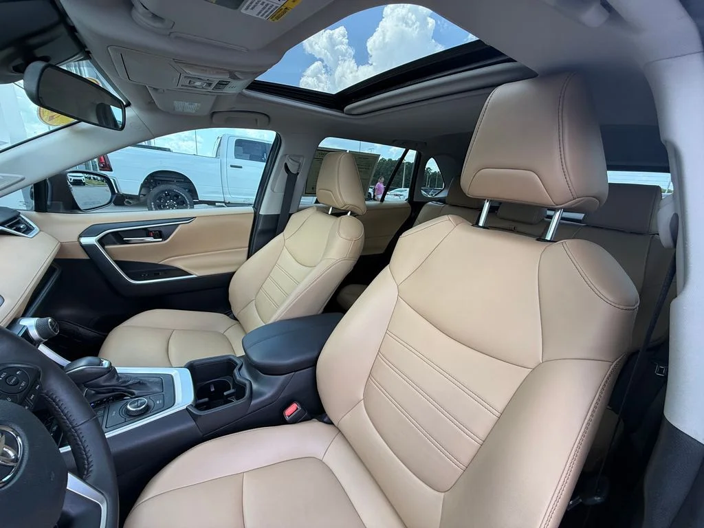 Used 2024 Blue Toyota XLE Premium image 21