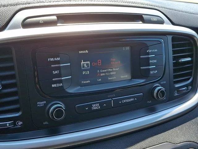 Used 2016 Silver Kia LX image 17