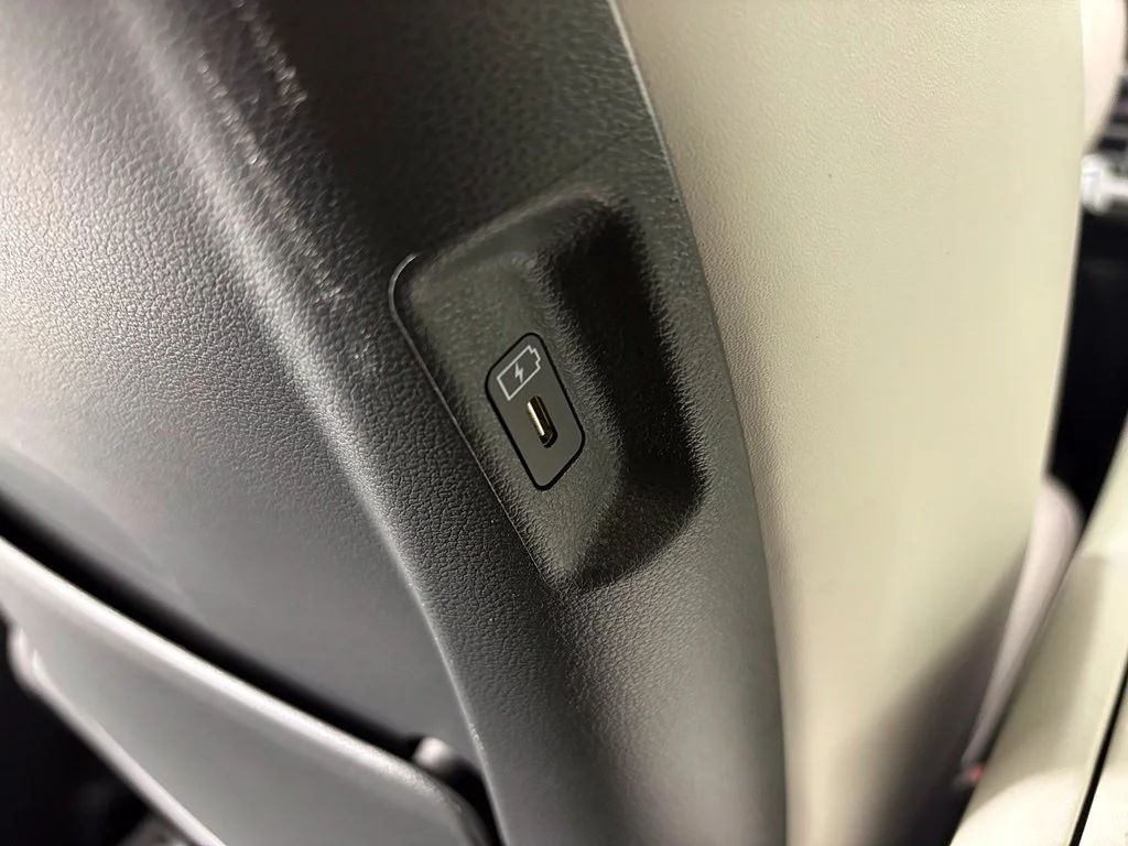 Used 2025 Gray Hyundai SEL image 33