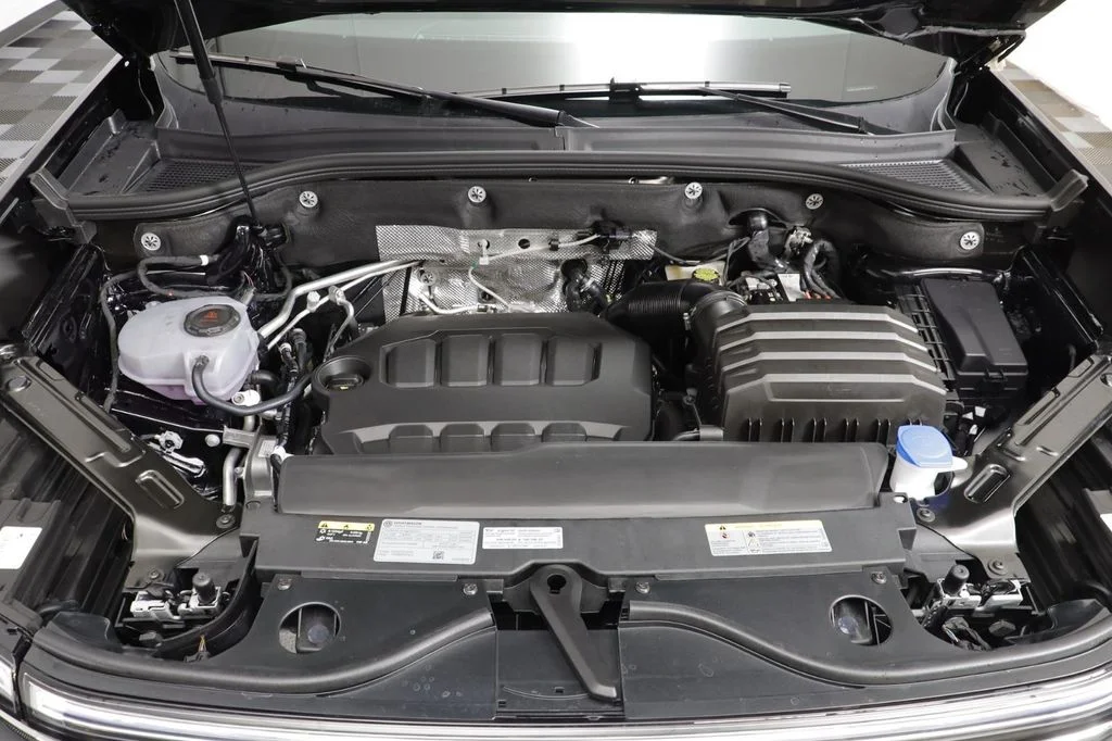 New 2026 Deep Black Volkswagen 2.0T SE w/Technology image 24
