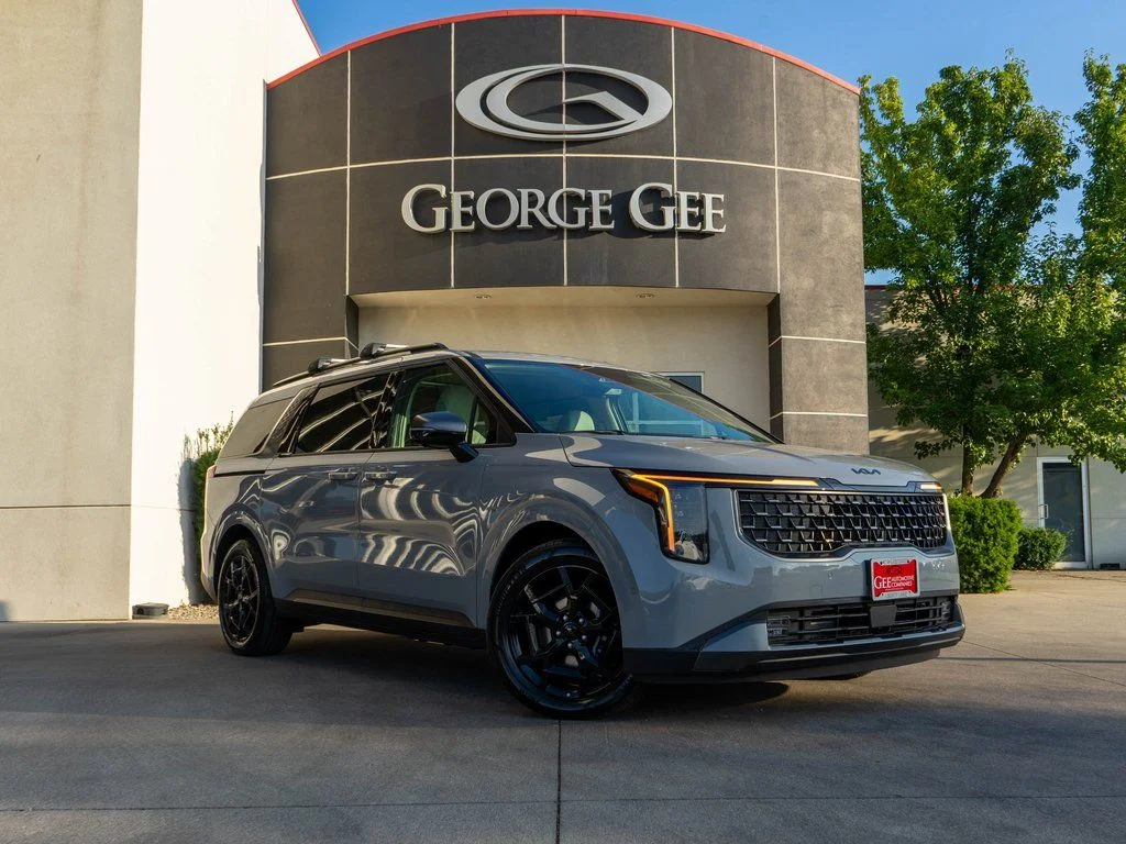2026 Kia Sedona SX Prestige HEV's photo