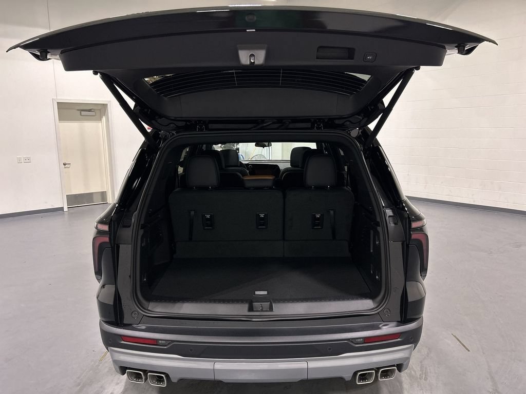 New 2027 Mosaic Black Metallic Chevrolet Z71 image 21