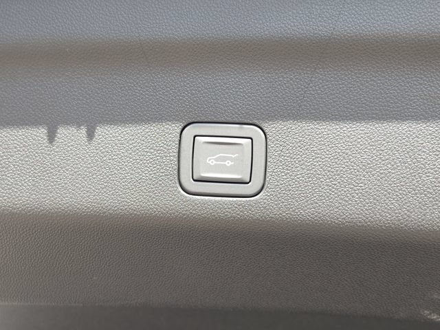 2026 Chevrolet Suburban Premier - Photo 7