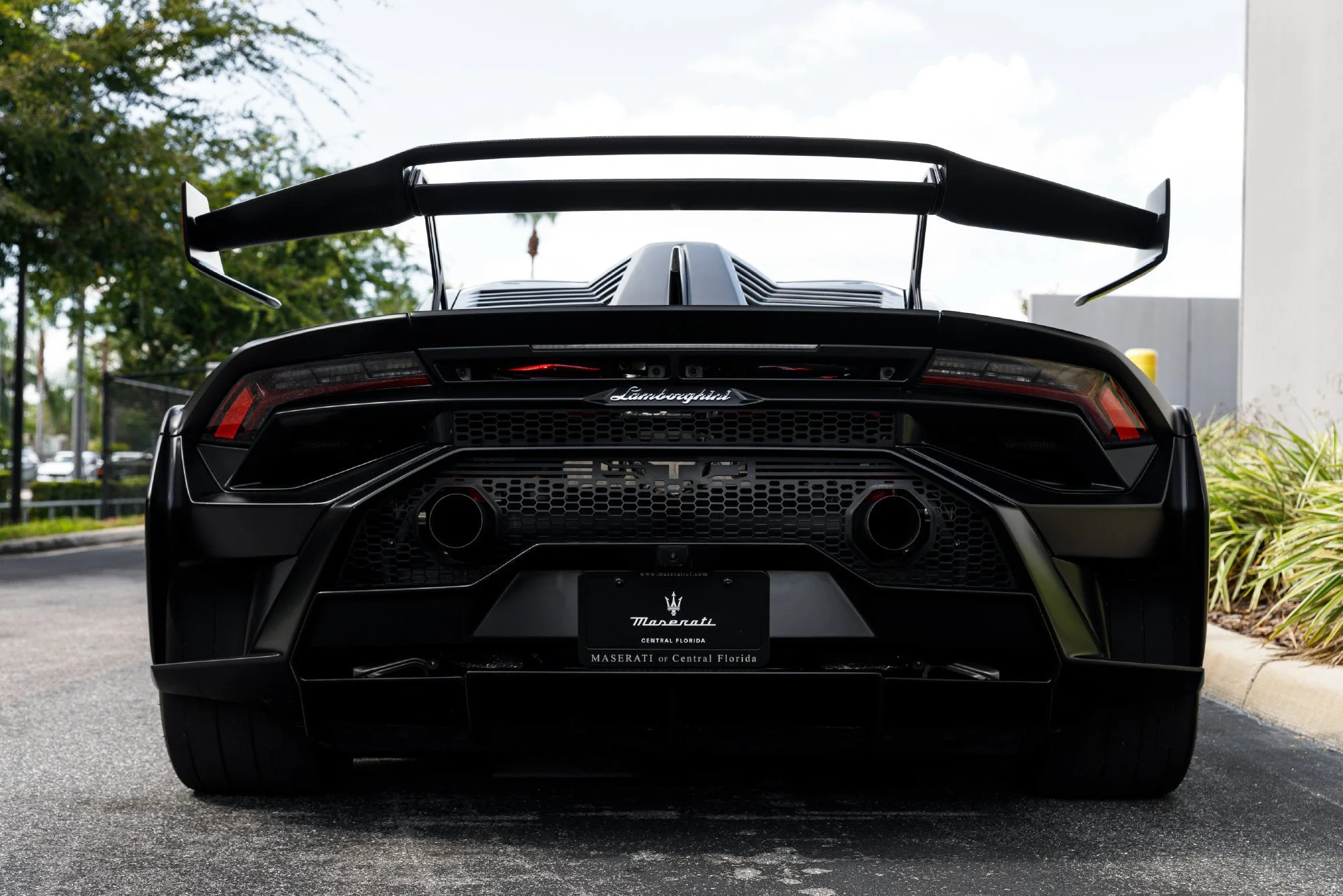 Used 2021  Lamborghini Base image 17