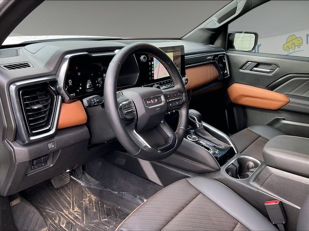 Used 2025 White GMC AT4 image 8