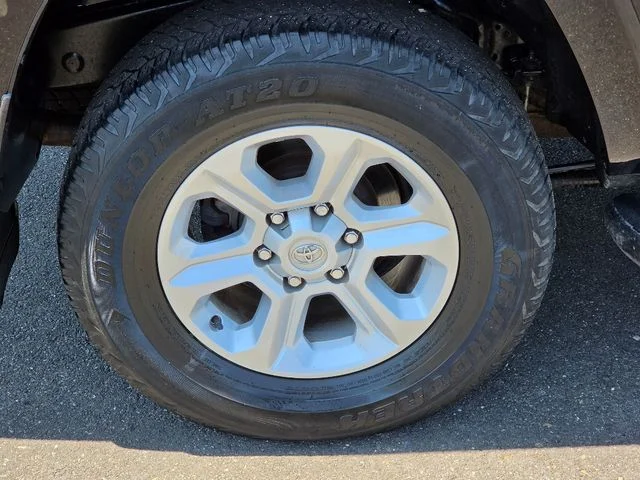 2022 Toyota 4Runner SR5 Premium - Photo 12