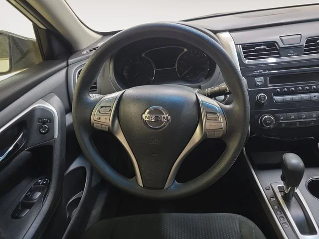 Used 2015 White Nissan 2.5 S image 12