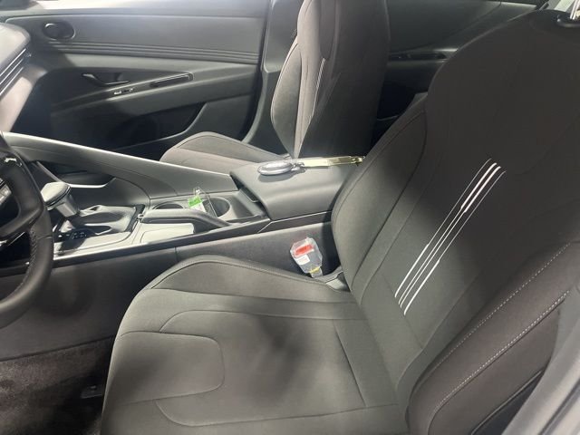 Used 2025 Gray Hyundai SEL Sport image 8