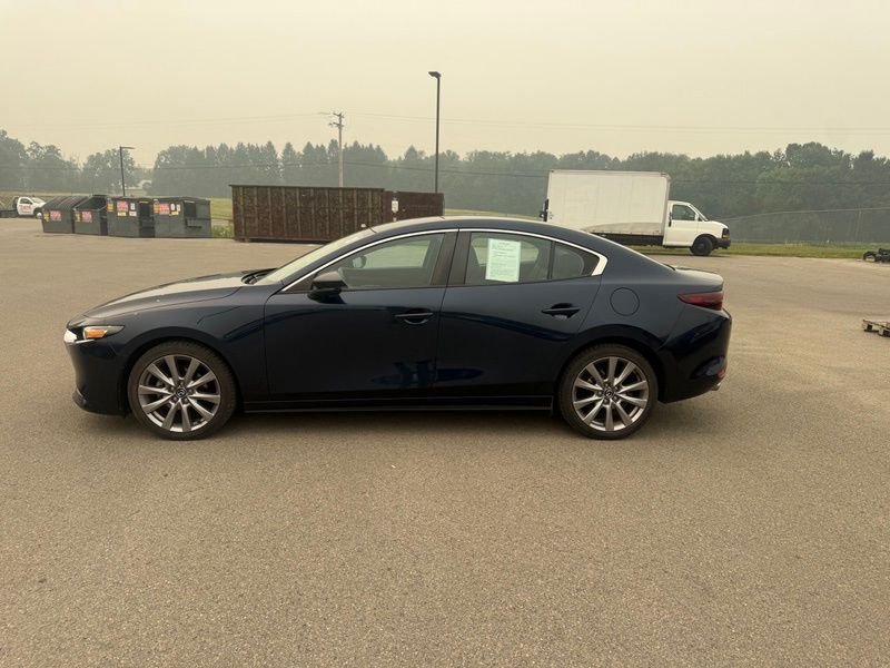 Used 2021 Blue Mazda Select image 14