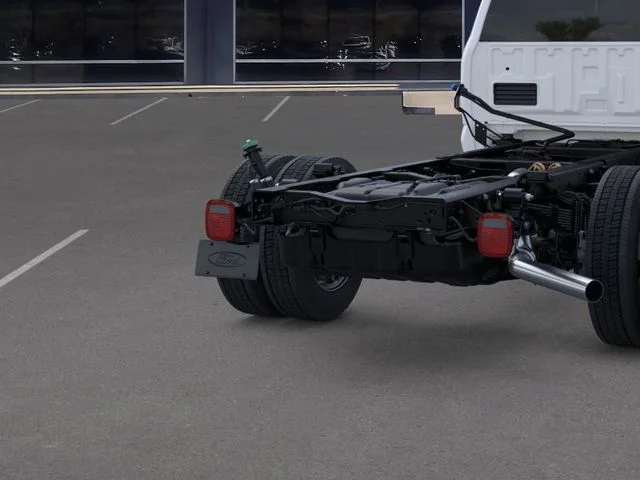 2025 Ford F-550 Super Duty Chassis Cab XL - Photo 21